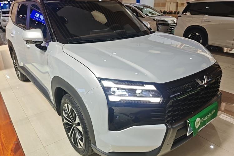 Used Wuling Starlight 560 2026 1.5T CVT Elite Edition Front Right 45 Deg