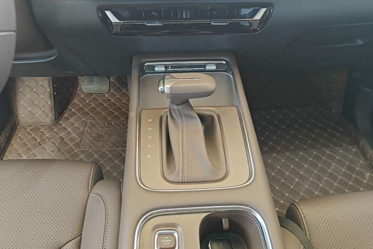 Used Wuling Starlight 560 2026 1.5T CVT Elite Edition Gear Lever