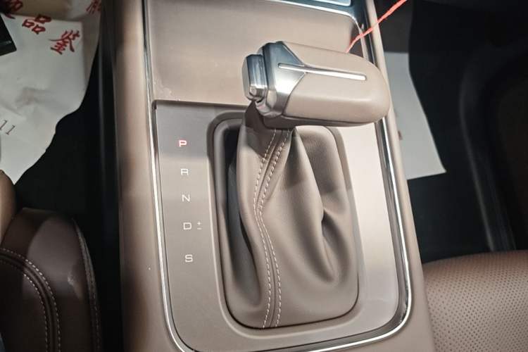 Used Wuling Starlight 560 2026 1.5T CVT Elite Edition Gear Lever