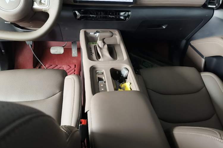 Used Wuling Starlight 560 2026 1.5T CVT Elite Edition Gear Lever