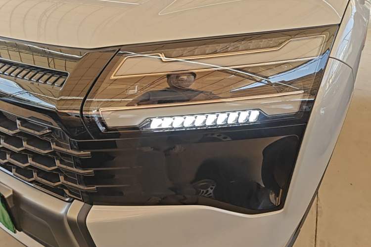 Used Wuling Starlight 560 2026 1.5T CVT Elite Edition Left Front Headlight