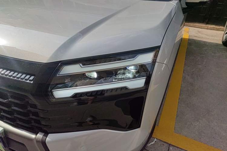 Used Wuling Starlight 560 2026 1.5T CVT Elite Edition Left Front Headlight
