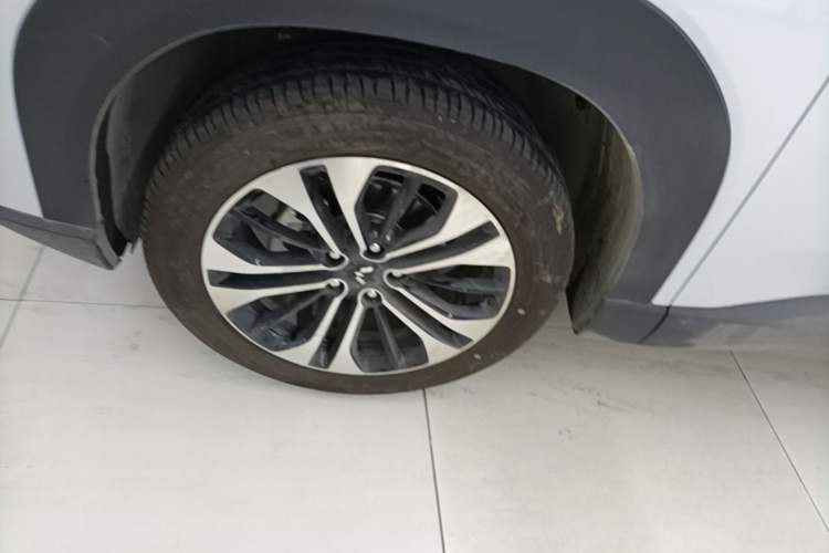 Used Wuling Starlight 560 2026 1.5T CVT Elite Edition Left Front Wheel Hub