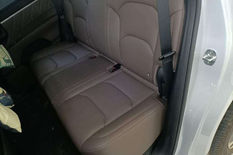 Used Wuling Starlight 560 2026 1.5T CVT Elite Edition Left Rear Seat