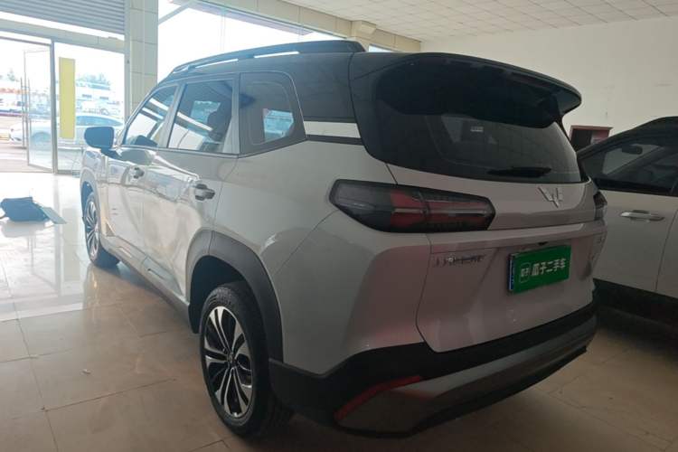 Used Wuling Starlight 560 2026 1.5T CVT Elite Edition Rear Left 45 Deg
