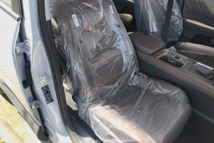 Used Wuling Starlight 560 2026 1.5T CVT Elite Edition Right Front Seat