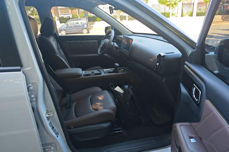 Used Wuling Starlight 560 2026 1.5T CVT Elite Edition Right Front Seat