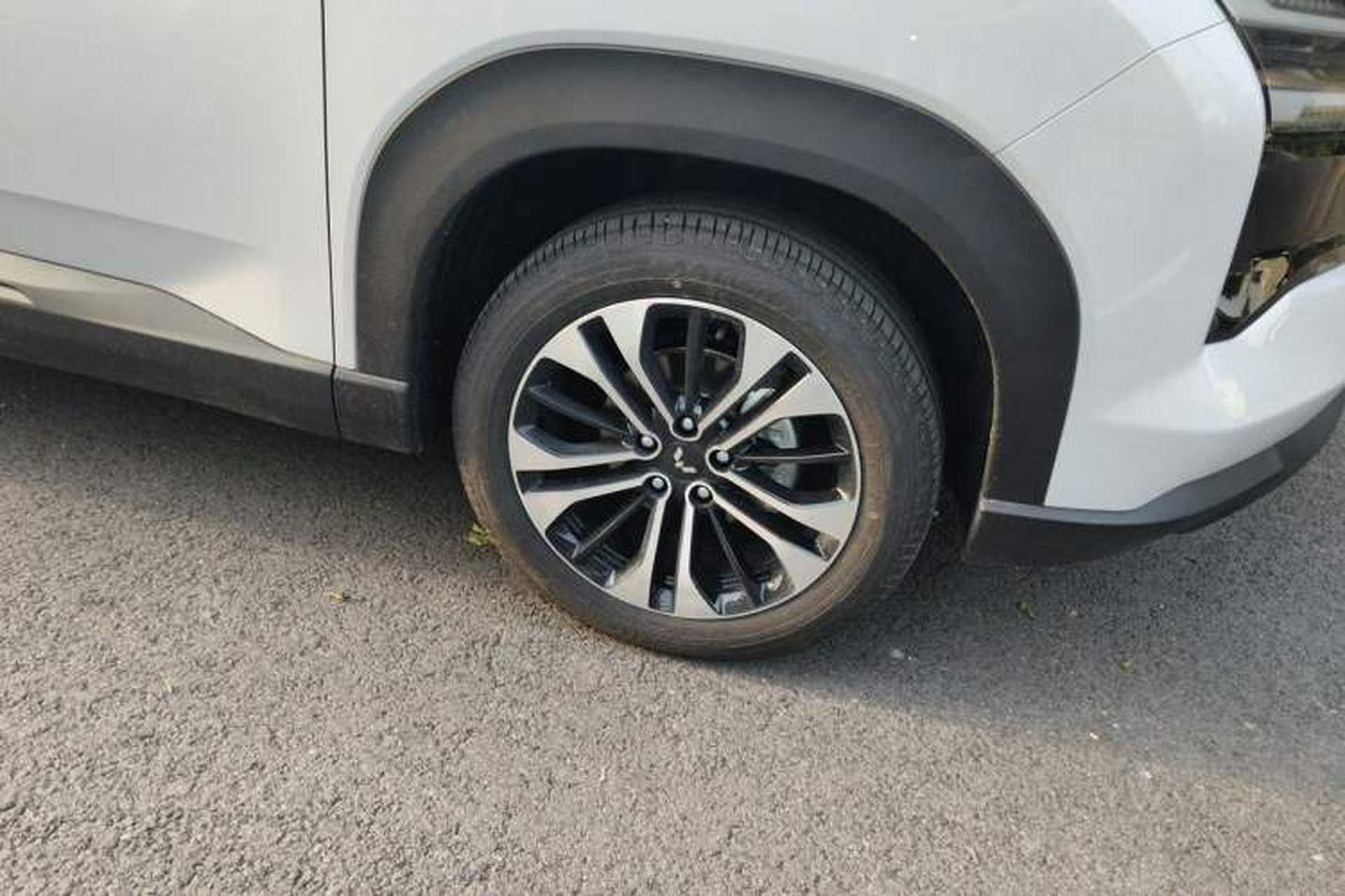 Used Wuling Starlight 560 2026 1.5T CVT Elite Edition Right Front Wheel Hub