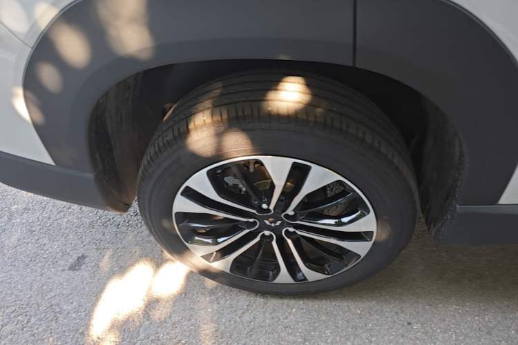 Used Wuling Starlight 560 2026 1.5T CVT Elite Edition Right Rear Wheel Hub