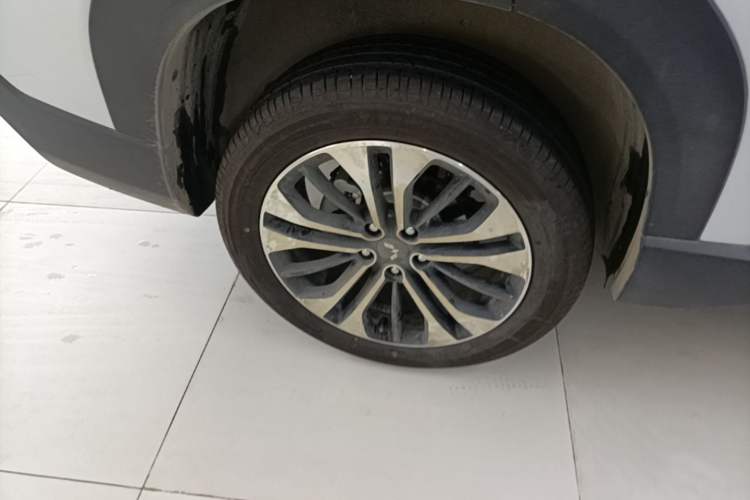 Used Wuling Starlight 560 2026 1.5T CVT Elite Edition Right Rear Wheel Hub