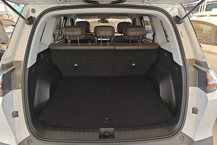 Used Wuling Starlight 560 2026 1.5T CVT Elite Edition Trunk