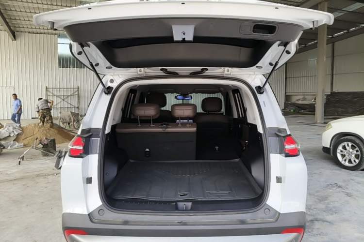 Used Wuling Starlight 560 2026 1.5T CVT Elite Edition Trunk
