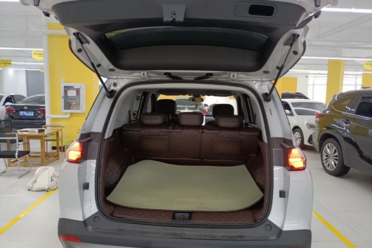 Used Wuling Starlight 560 2026 1.5T CVT Elite Edition Trunk
