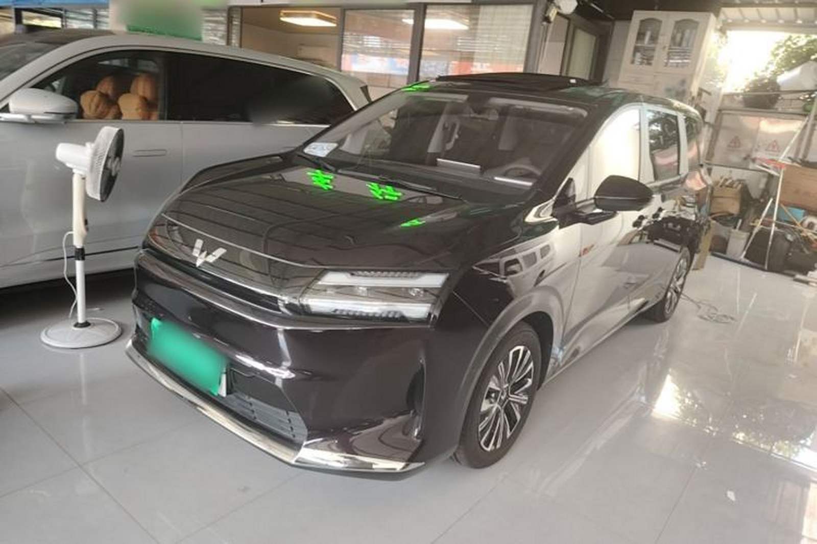 Фото Wuling с площадки