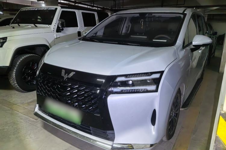 Wuling Starlight 730 2025 Model Plug-in Hybrid 125km Luxury Edition