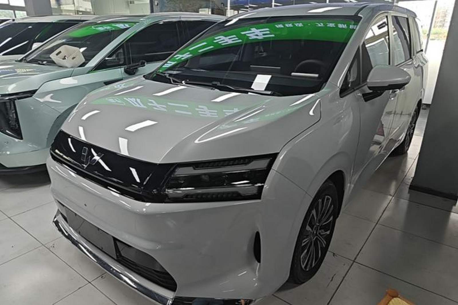 Фото Wuling с площадки