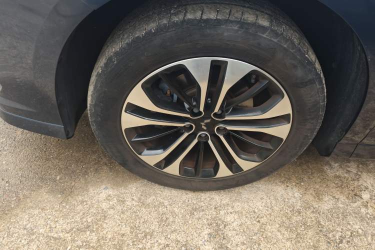 Used Wuling Victory 2020 1.5T CVT Flagship Edition Left Front Wheel Hub