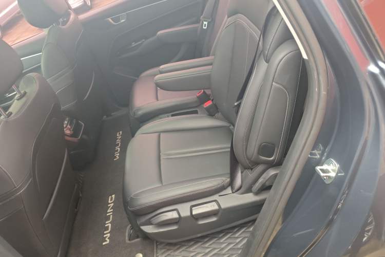 Used Wuling Victory 2020 1.5T CVT Flagship Edition Left Rear Seat