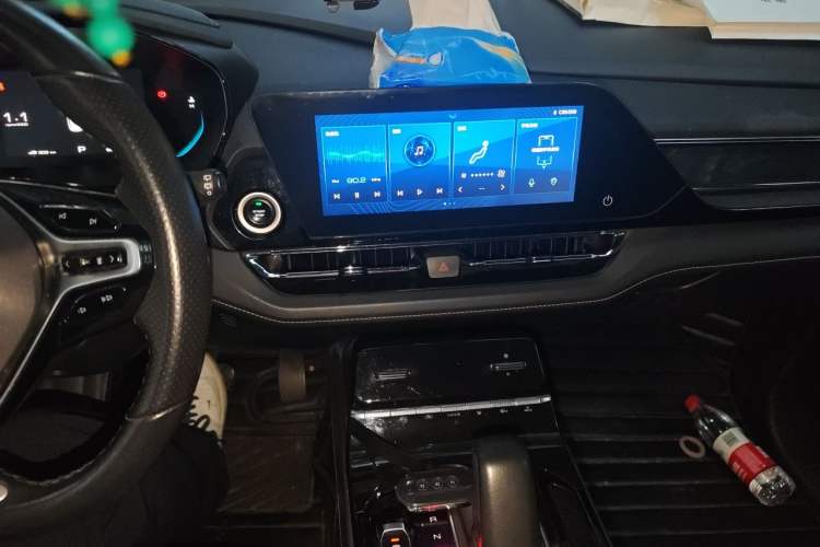 Used Wuling Victory 2020 1.5T CVT Flagship Edition Audio And AC Panel