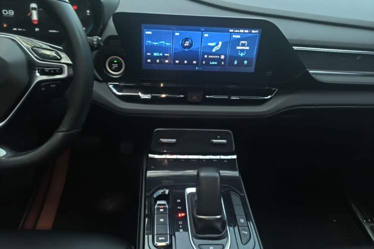 Used Wuling Victory 2020 1.5T CVT Flagship Edition Audio And AC Panel