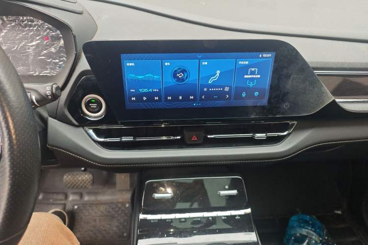 Used Wuling Victory 2020 1.5T CVT Flagship Edition Audio And AC Panel