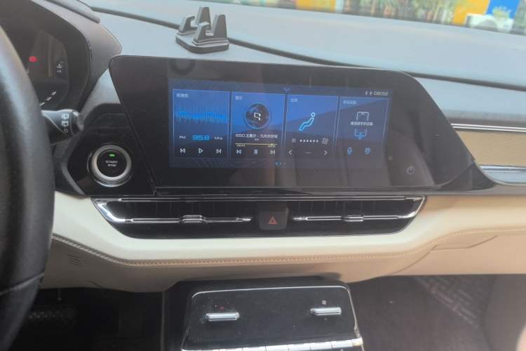 Used Wuling Victory 2020 1.5T CVT Flagship Edition Audio And AC Panel