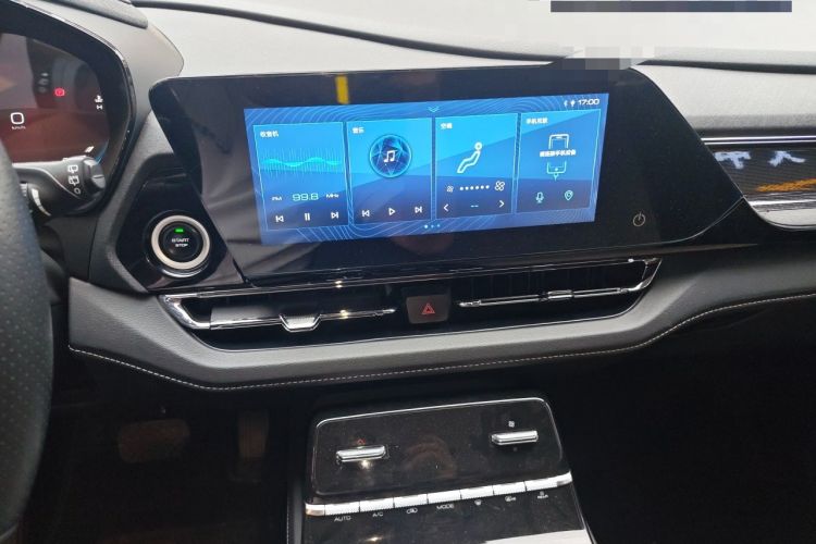 Used Wuling Victory 2020 1.5T CVT Flagship Edition Audio And AC Panel
