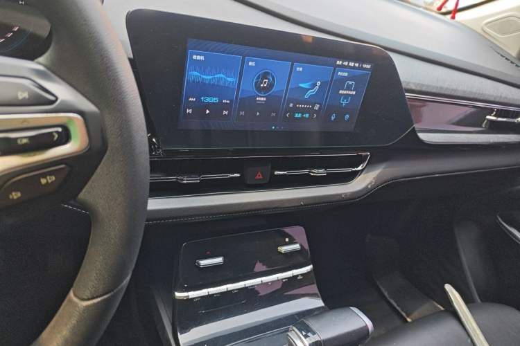 Used Wuling Victory 2020 1.5T CVT Luxury Model Audio And AC Panel