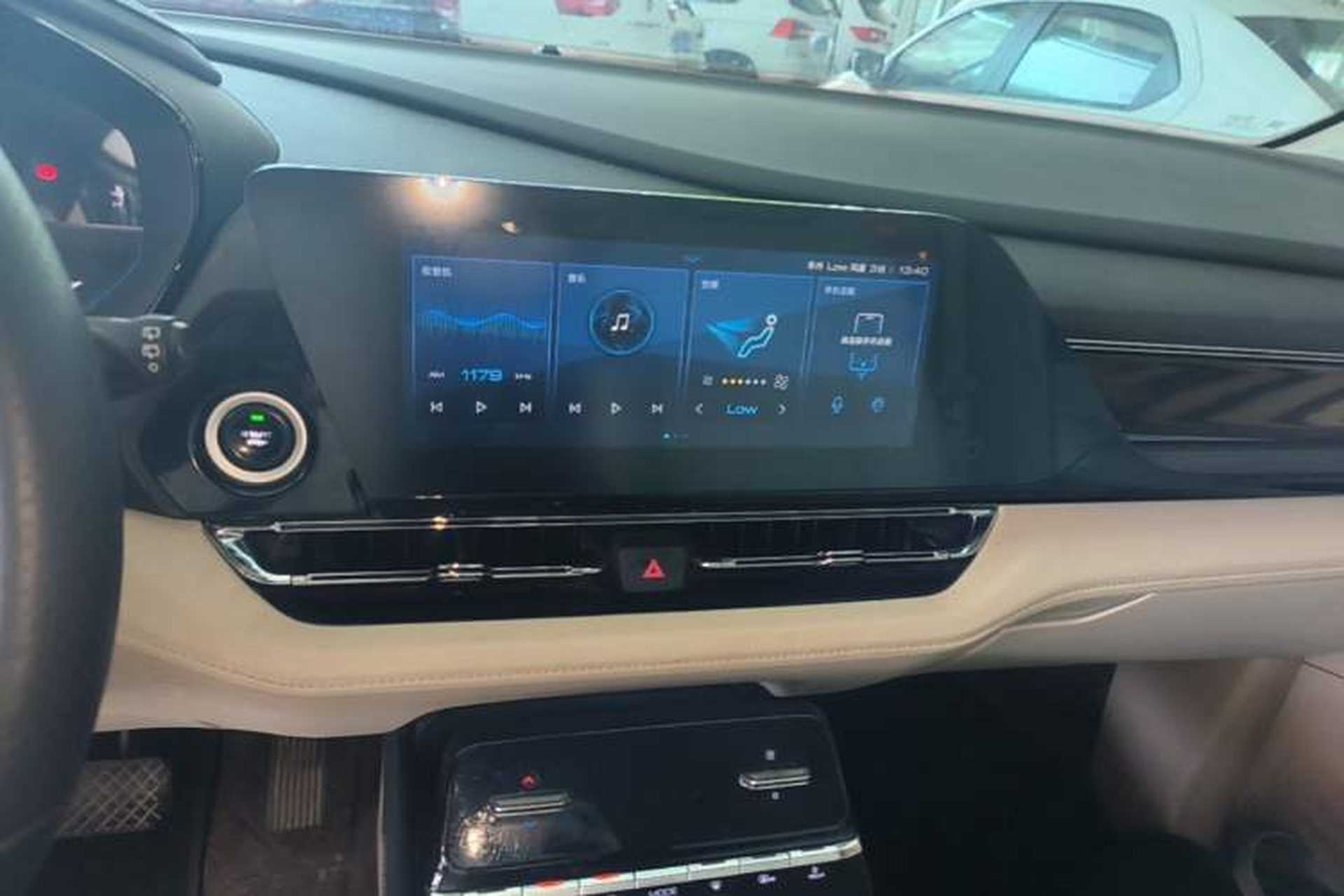 Used Wuling Victory 2020 1.5T CVT Flagship Edition Audio And AC Panel