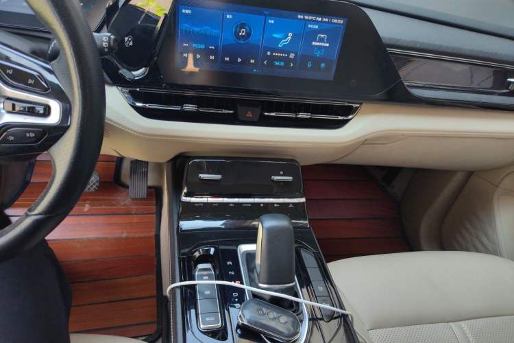 Used Wuling Victory 2020 1.5T CVT Flagship Edition Audio And AC Panel