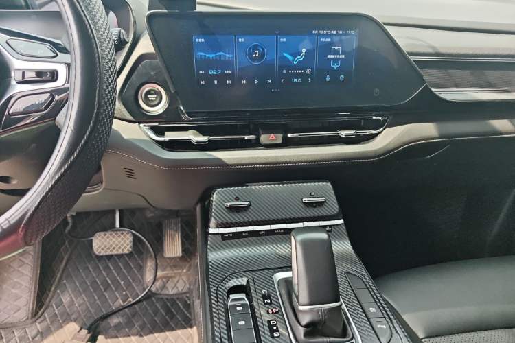 Used Wuling Victory 2020 1.5T CVT Flagship Edition Audio And AC Panel