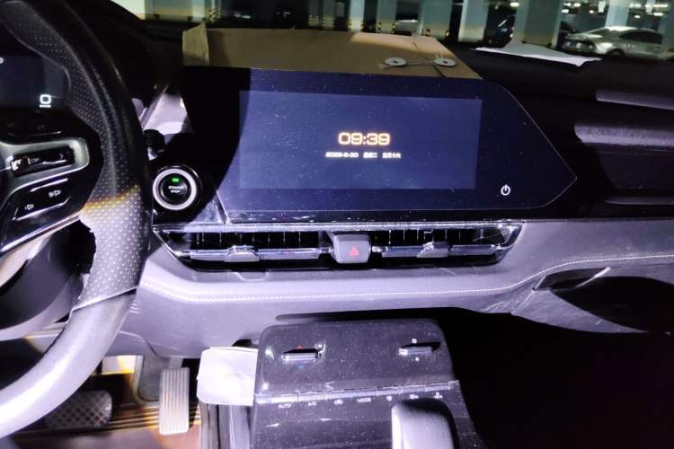 Used Wuling Victory 2020 1.5T CVT Flagship Edition Audio And AC Panel