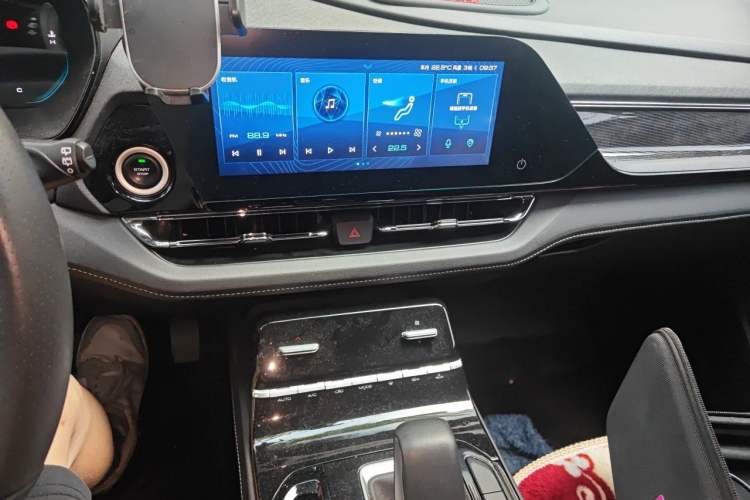 Used Wuling Victory 2020 1.5T CVT Flagship Edition Audio And AC Panel