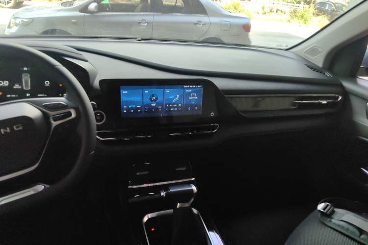 Used Wuling Victory 2020 1.5T CVT Luxury Model Audio And AC Panel