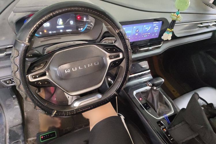 Used Wuling Victory 2020 1.5T CVT Luxury Model Audio And AC Panel