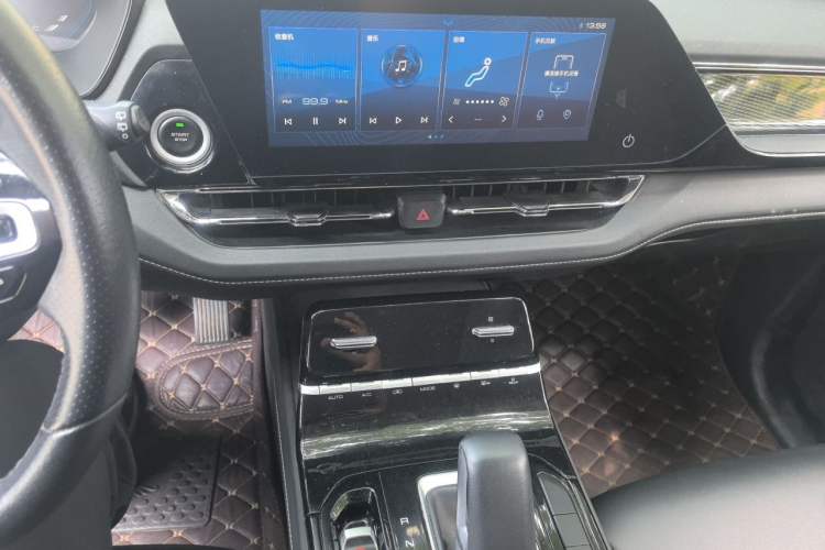 Used Wuling Victory 2020 1.5T CVT Flagship Edition Audio And AC Panel