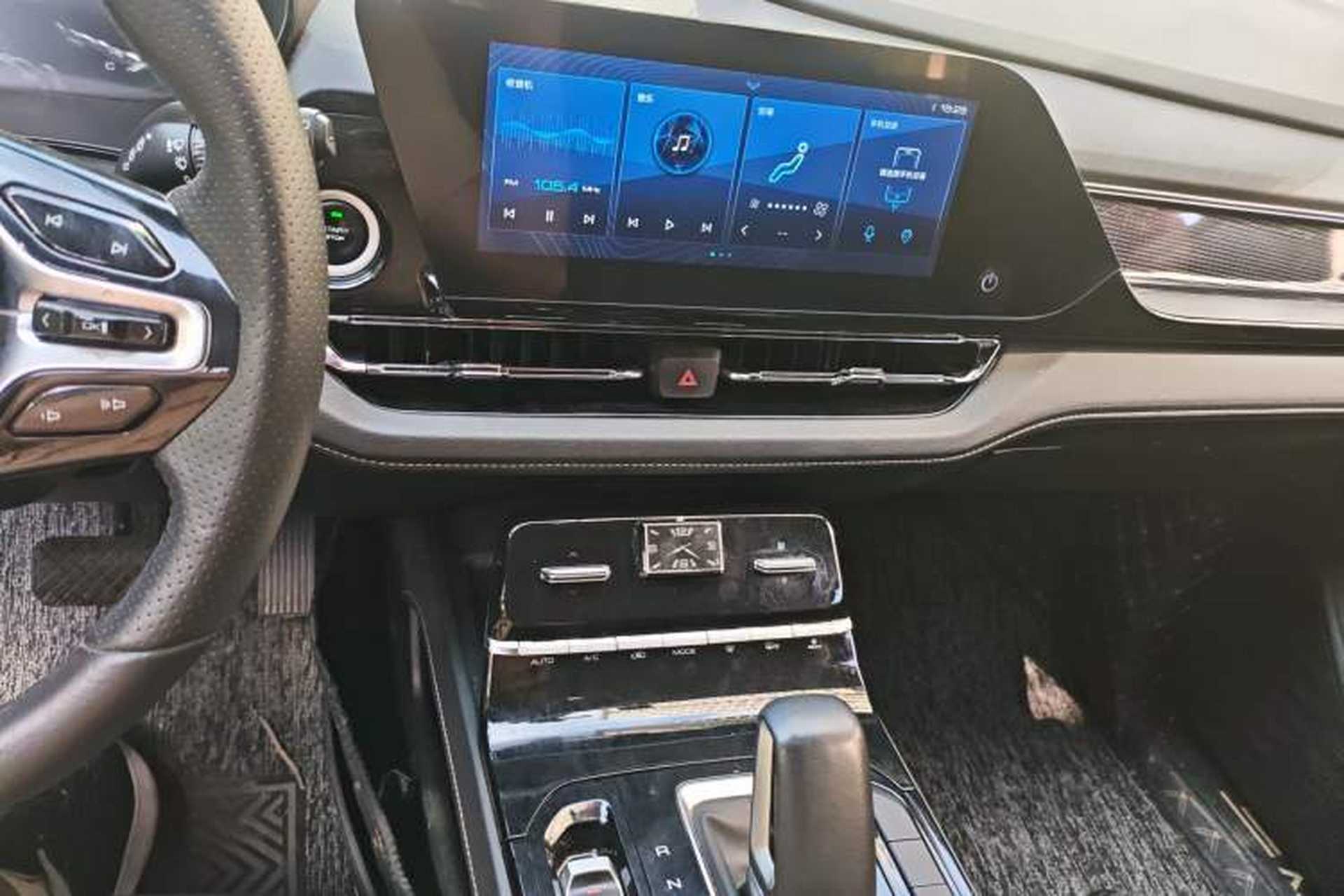 Used Wuling Victory 2020 1.5T CVT Flagship Edition Audio And AC Panel