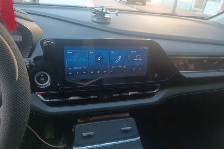 Used Wuling Victory 2020 1.5T CVT Flagship Edition Audio And AC Panel