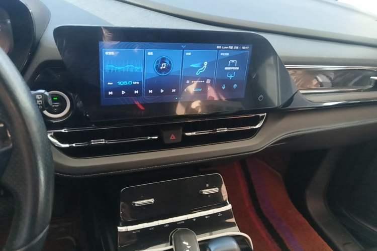 Used Wuling Victory 2020 1.5T CVT Flagship Edition Audio And AC Panel