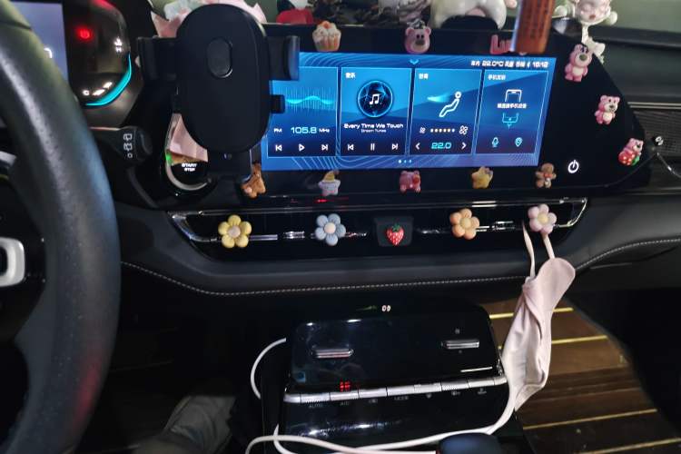 Used Wuling Victory 2020 1.5T CVT Flagship Edition Audio And AC Panel