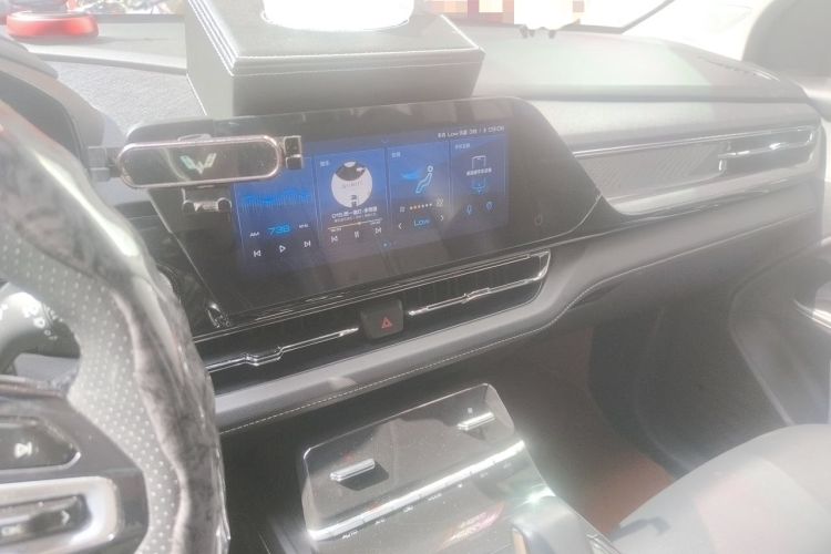 Used Wuling Victory 2020 1.5T CVT Flagship Edition Audio And AC Panel