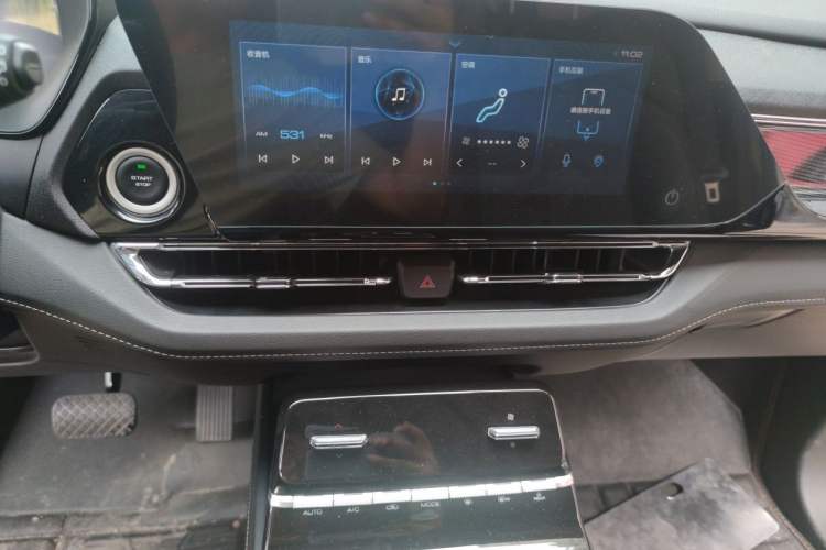Used Wuling Victory 2020 1.5T CVT Flagship Edition Audio And AC Panel