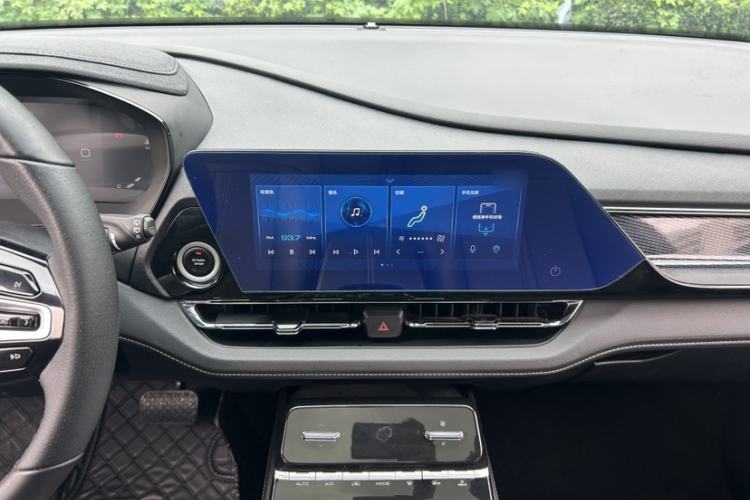 Used Wuling Victory 2020 1.5T CVT Flagship Edition Audio And AC Panel