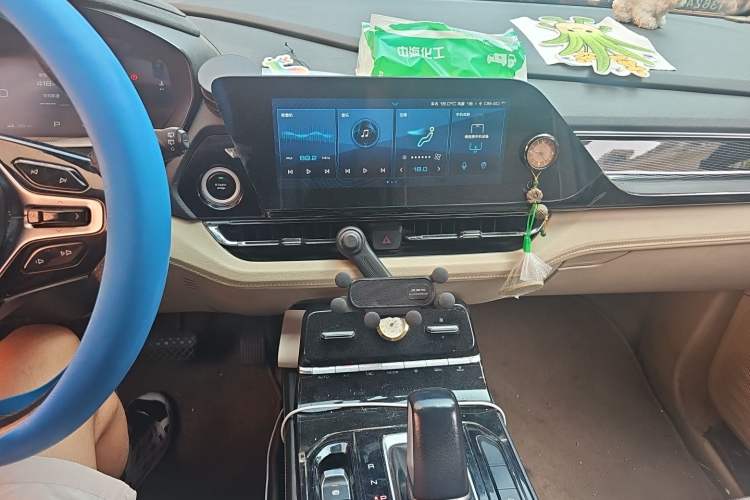 Used Wuling Victory 2020 1.5T CVT Flagship Edition Audio And AC Panel