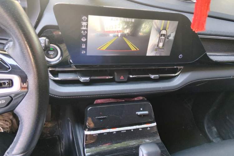 Used Wuling Victory 2020 1.5T CVT Flagship Edition Audio And AC Panel