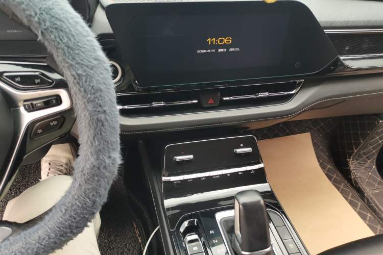 Used Wuling Victory 2020 1.5T CVT Flagship Edition Audio And AC Panel