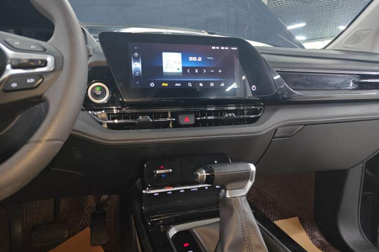 Used Wuling Victory 2020 1.5T CVT Luxury Model Audio And AC Panel