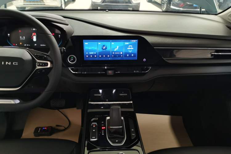 Used Wuling Victory 2020 1.5T CVT Flagship Edition Audio And AC Panel