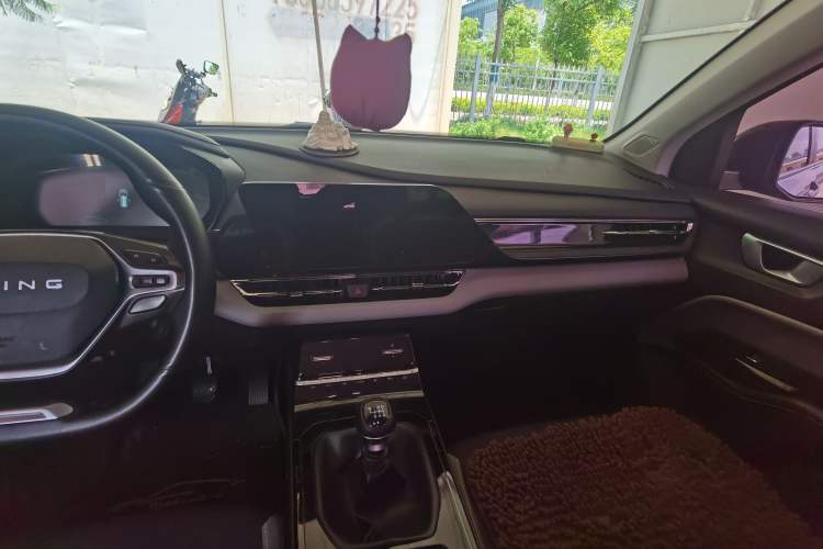 Used Wuling Victory 2020 1.5T Manual Elite Edition Center Console