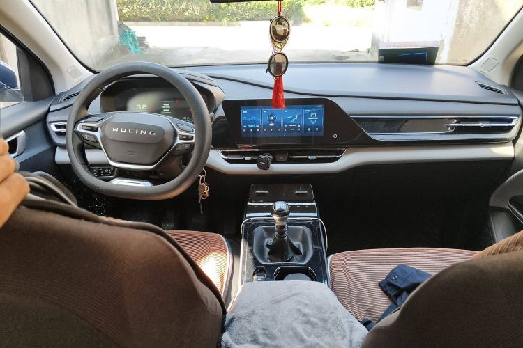 Used Wuling Victory 2020 1.5T Manual Elite Edition Center Console
